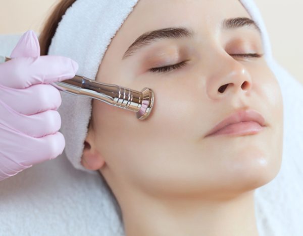 Limpieza facial con punta de diamante